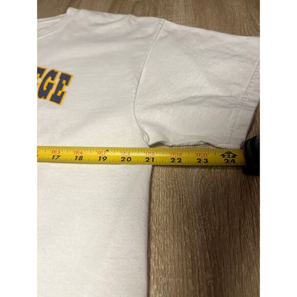 2003 Bentley University Falcons Soccer Vintage TShirt Large - Picture 3 of 4